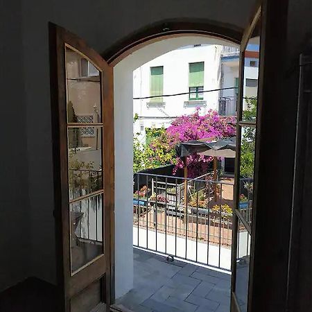 Apartamento De Diseno Cerca De Tren, Playa Y Bcn El El Masnou Esterno foto